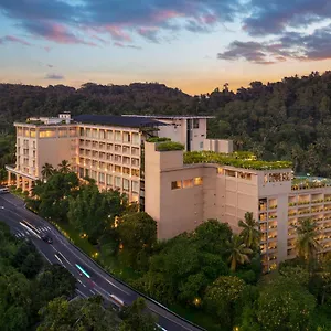 The Golden Crown 5* Kandy